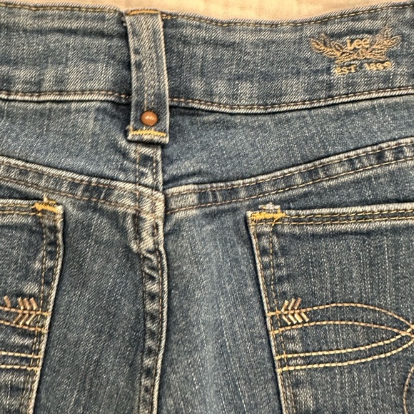 Lee Women's Classic Straight Leg Denim Jeans - Picture 8 of 9